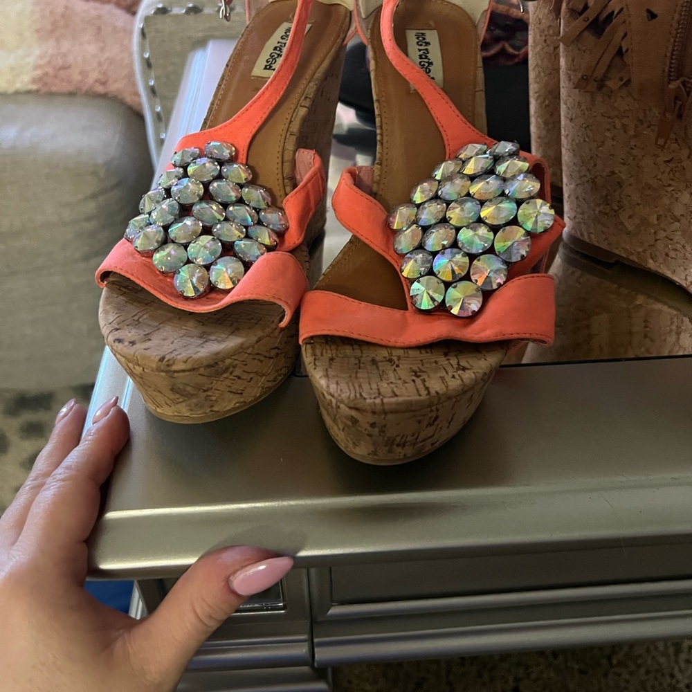 Coral platform sandals